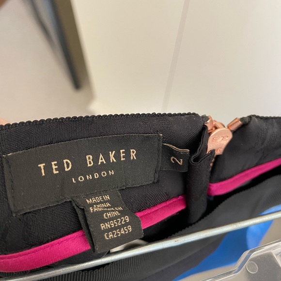 Gorgeous Ted Baker skirt - Picture 6 of 8